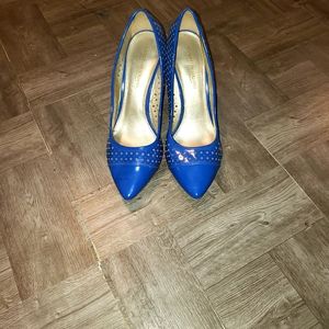 Polka Dot Blue Pumps